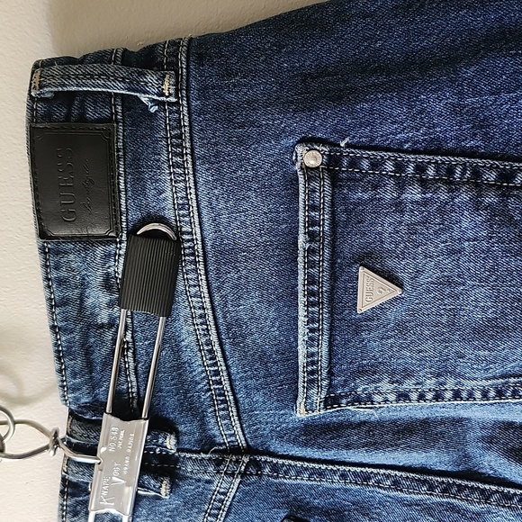 Shorts - Picture 3 of 4